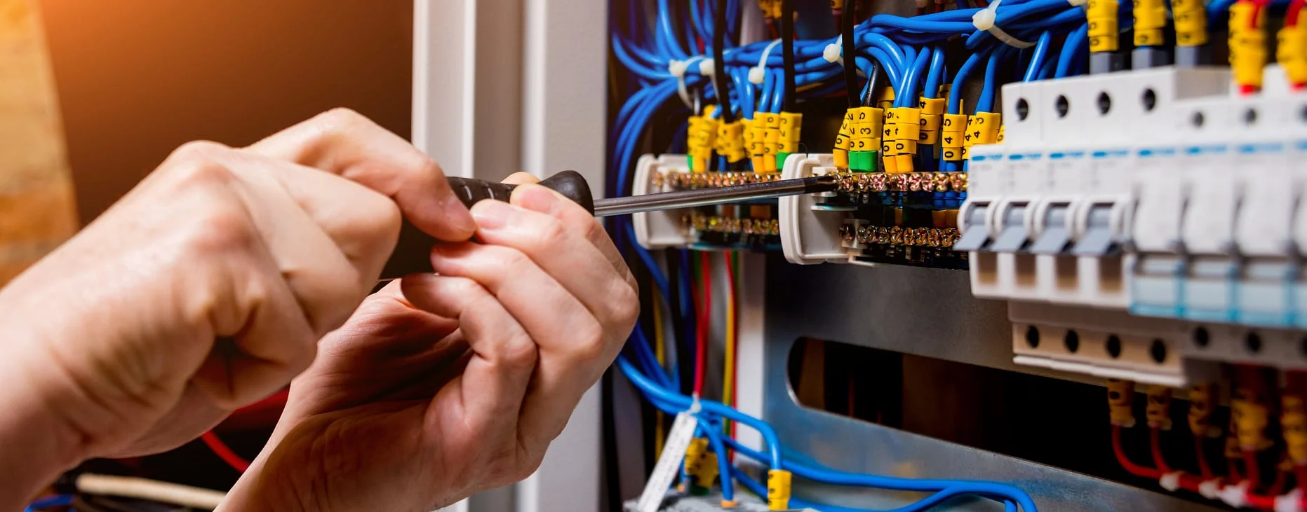SLIDER | Electricite | MRHE Services